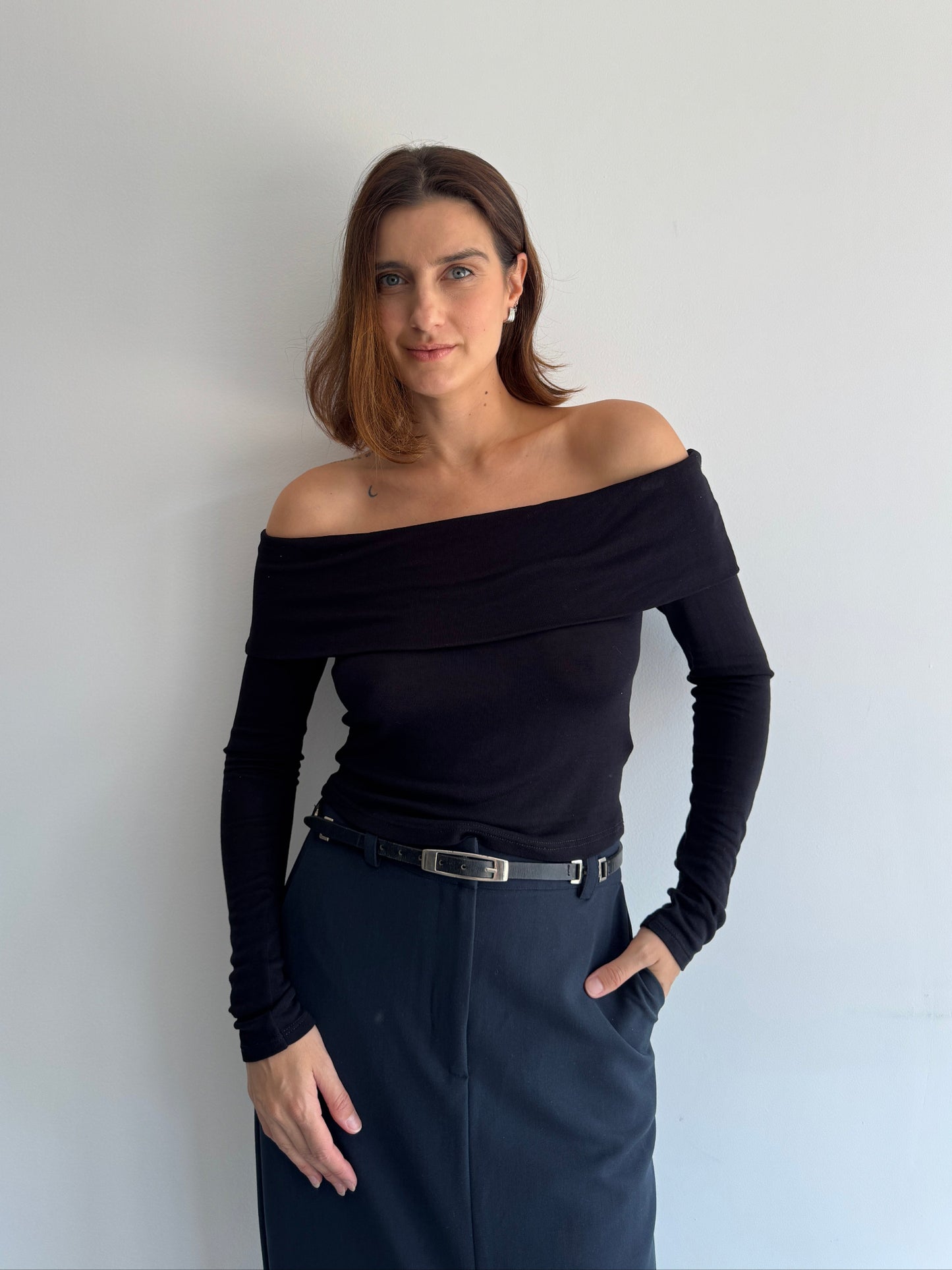 BLUSA OMBROS PRETA - P