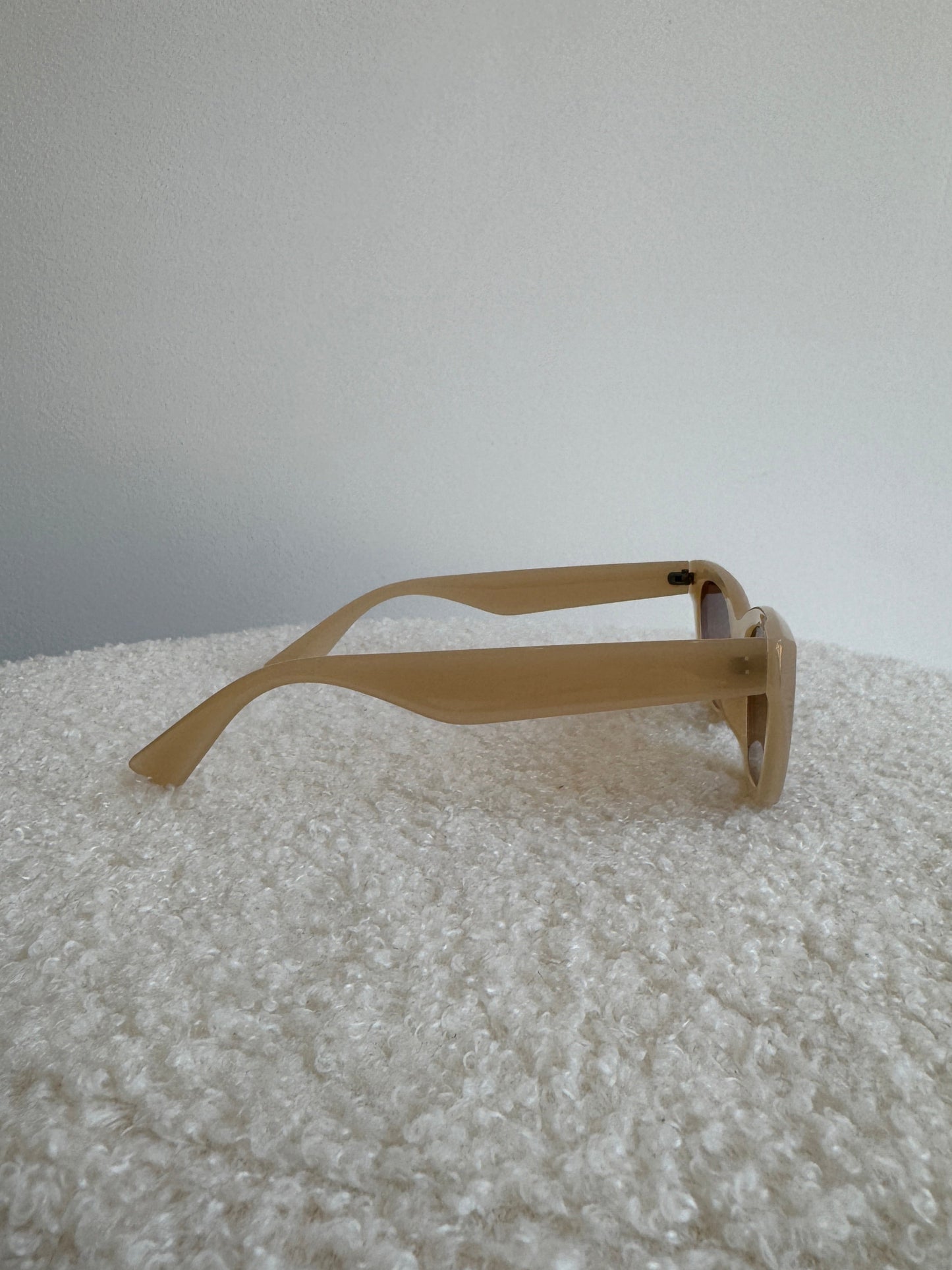 ÓCULOS NUDE - U
