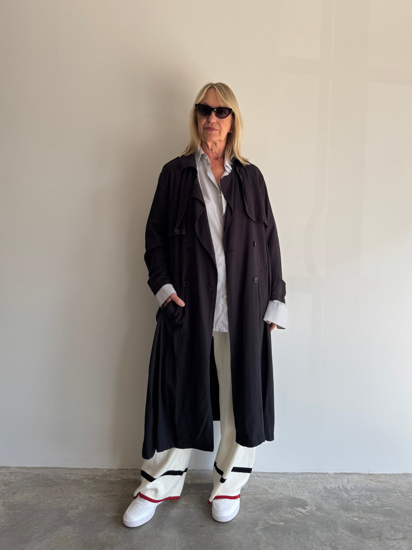 TRENCH COAT PRETO H&M - 46