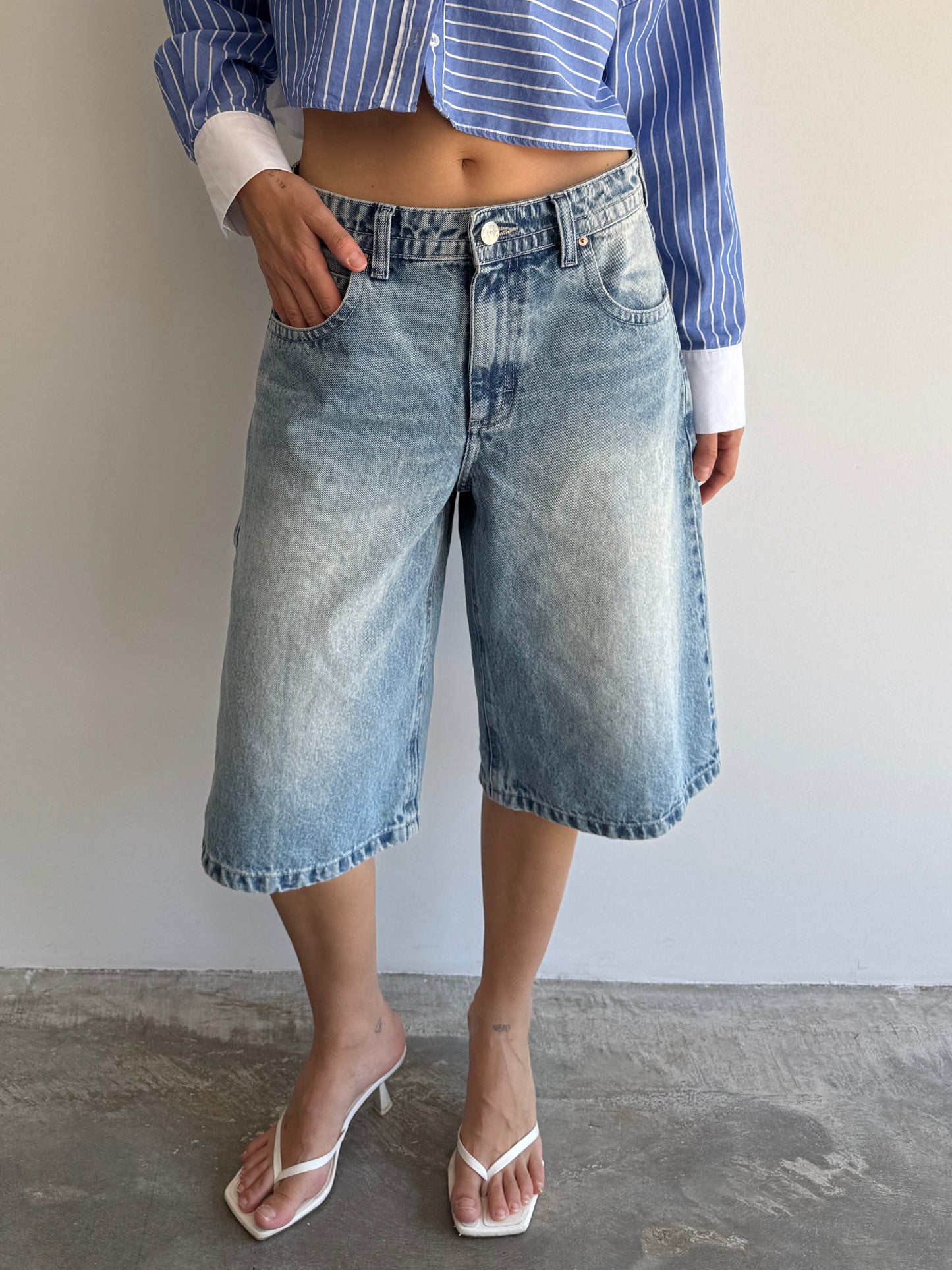 BERMUDA JEANS - 40