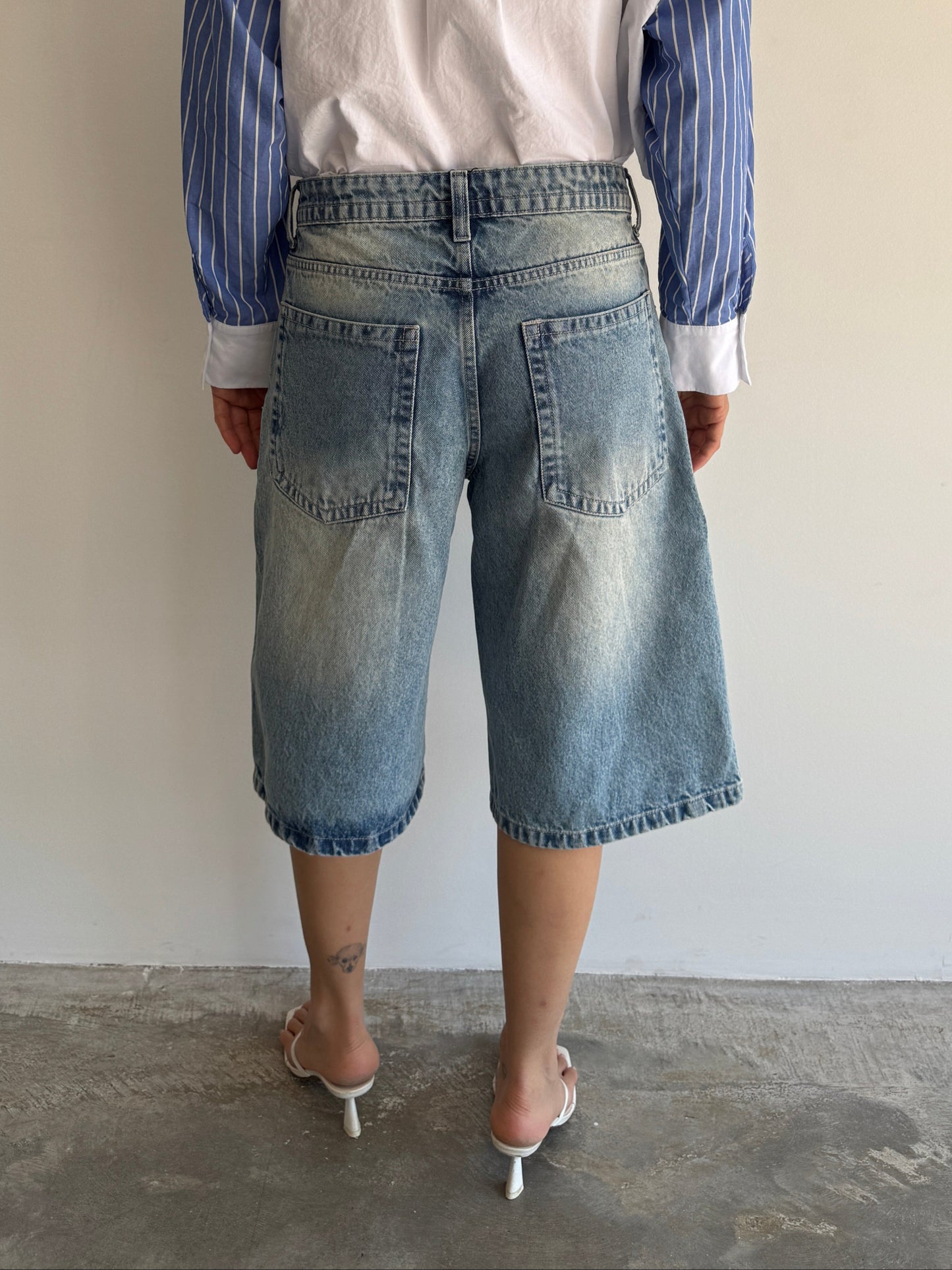 BERMUDA JEANS - 40