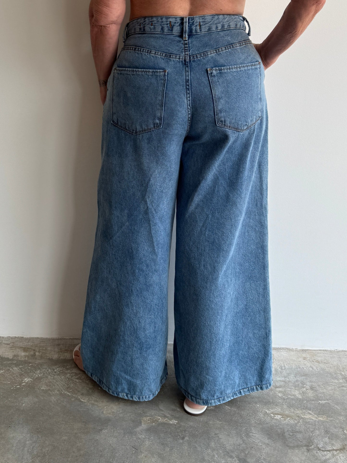 JEANS SUPER WIDE LEG - 42