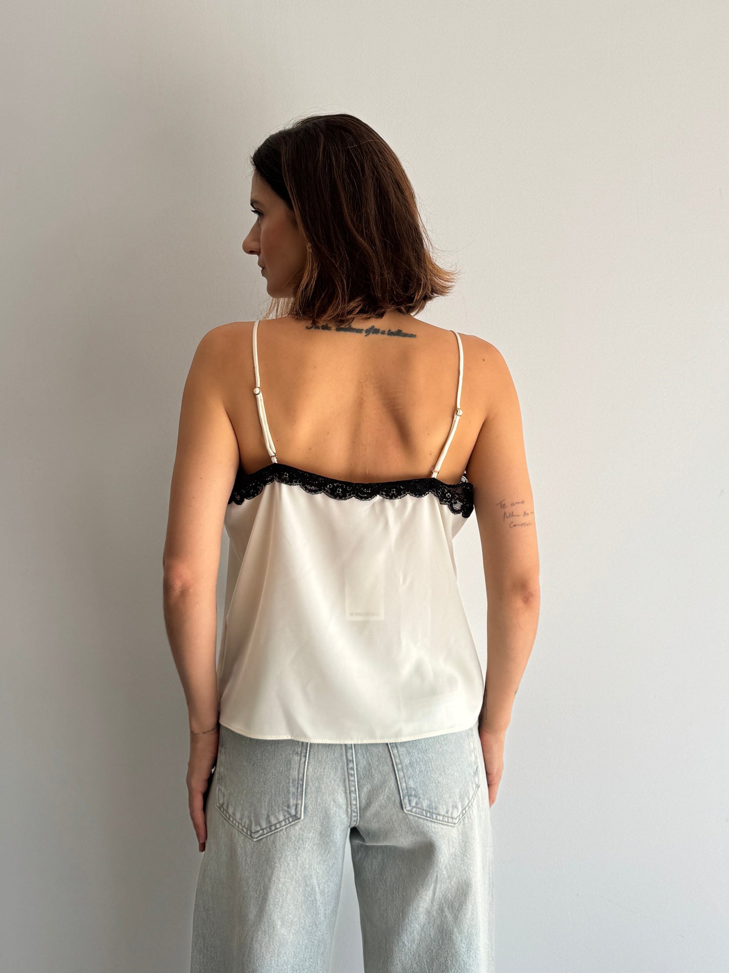 BLUSA CREME COM RENDA - M