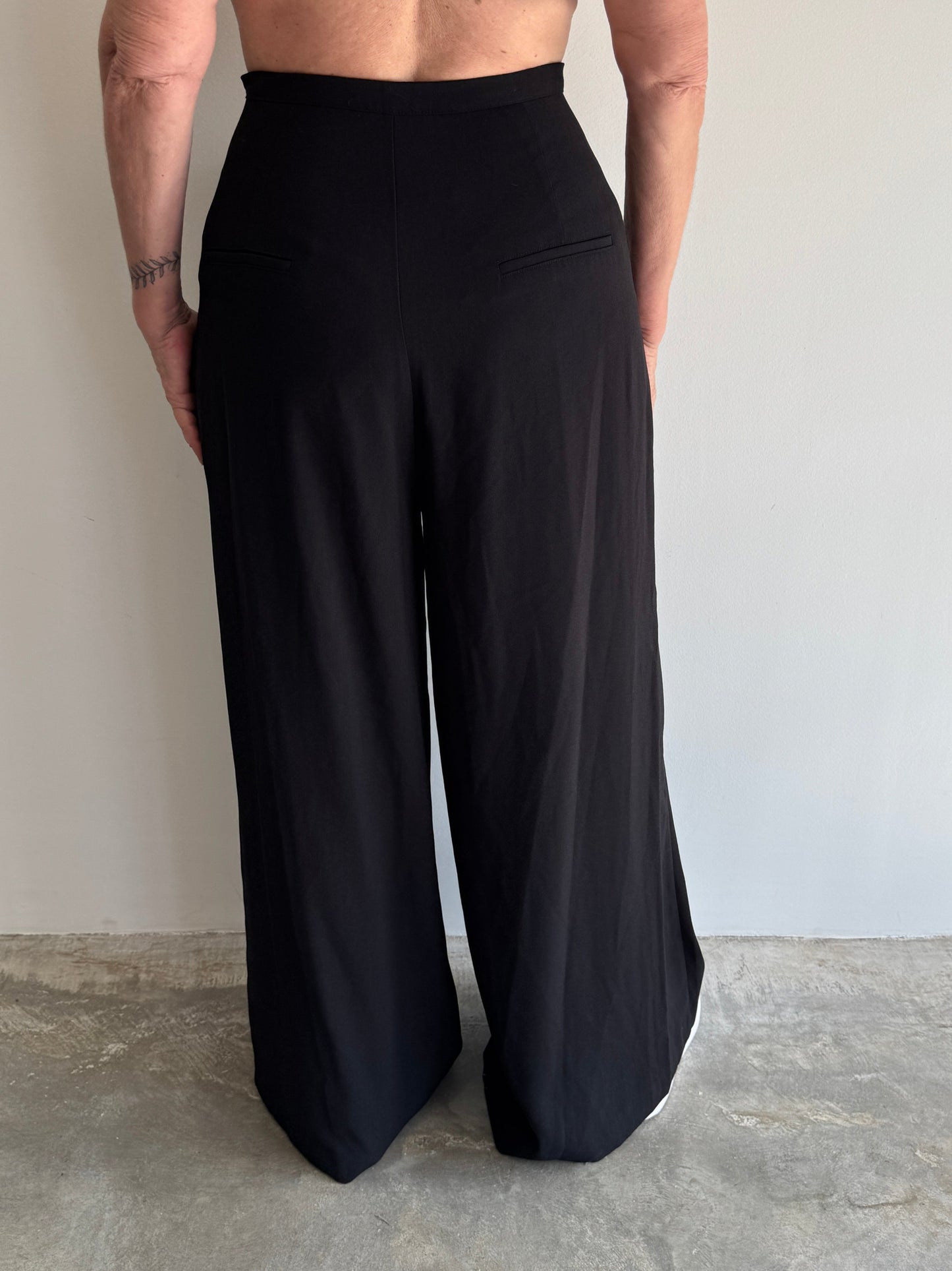 CALÇA PANTALONA PRETA - 44