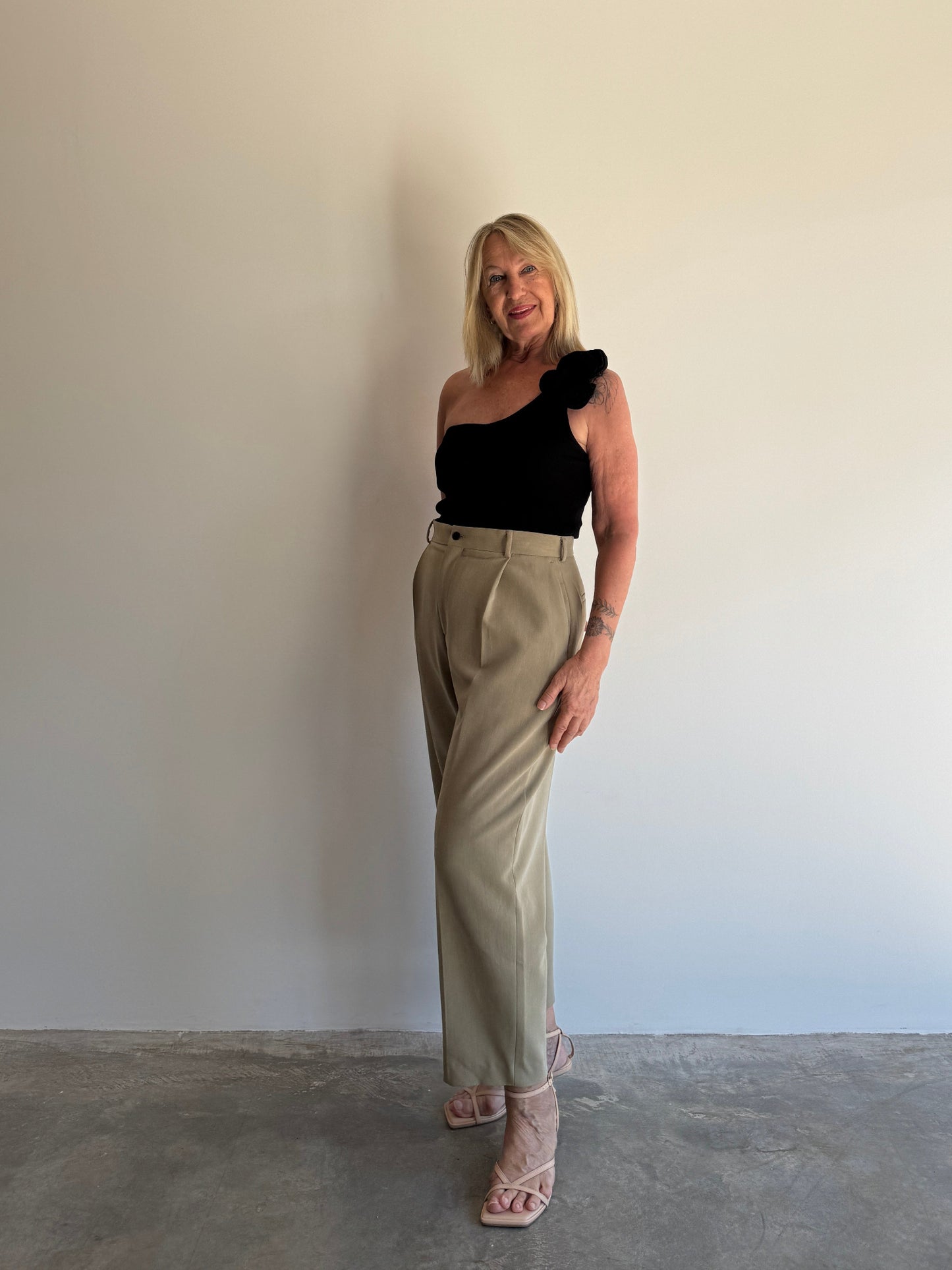 CALÇA ALFAIATARIA BEGE ZARA - 44