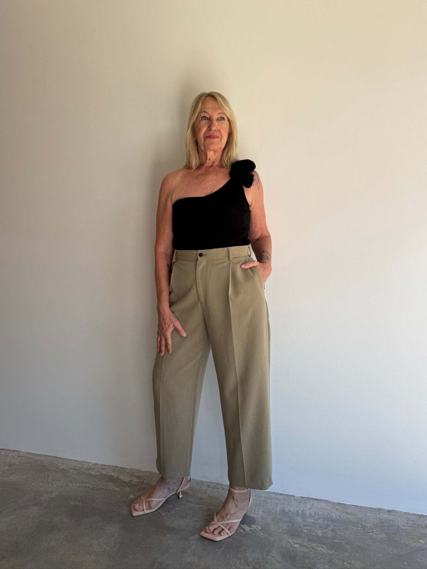 CALÇA ALFAIATARIA BEGE ZARA - 44