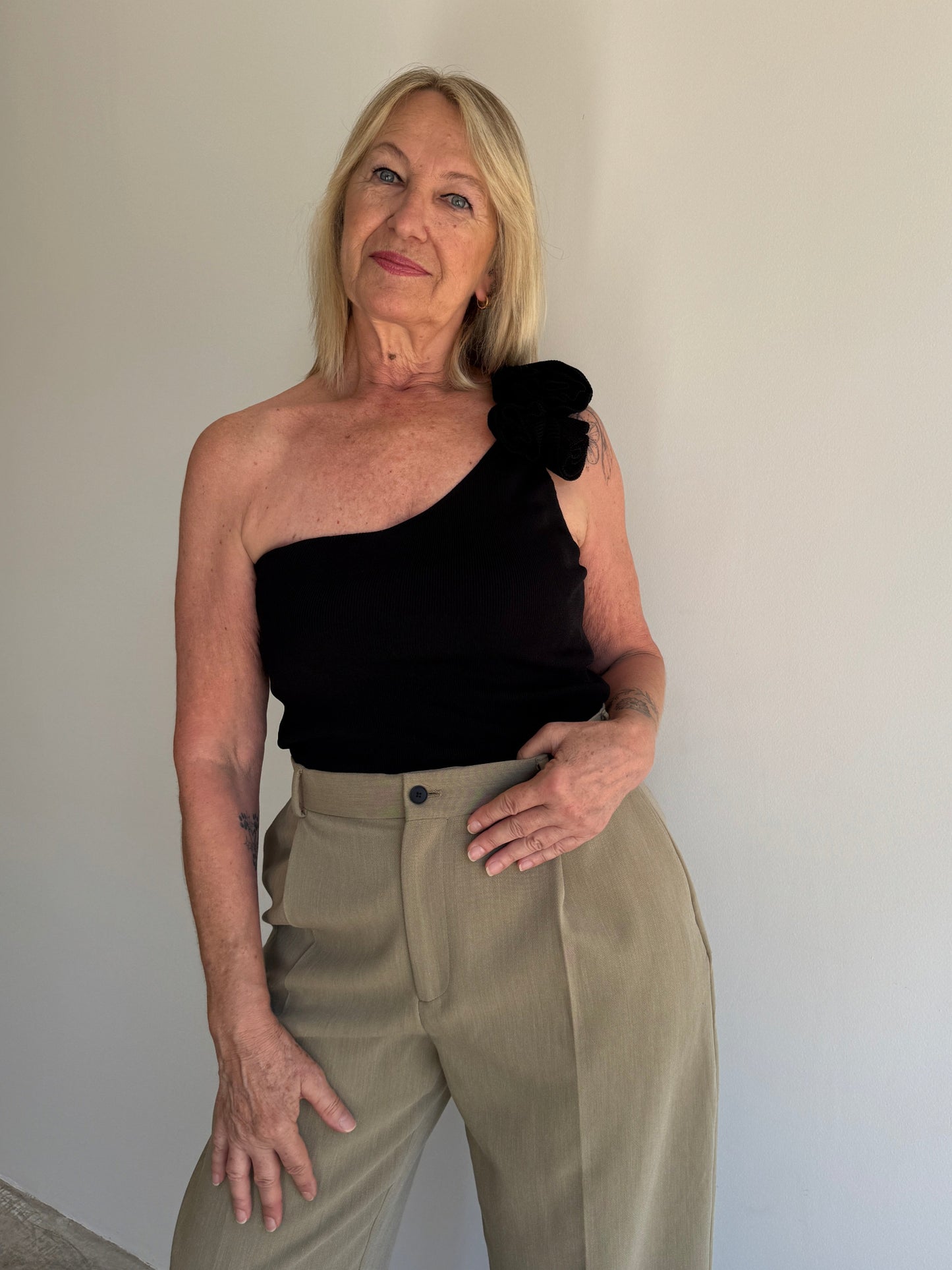 CALÇA ALFAIATARIA BEGE ZARA - 44