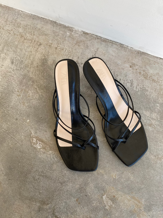 MULE PRETA TIRAS ZARA - 36