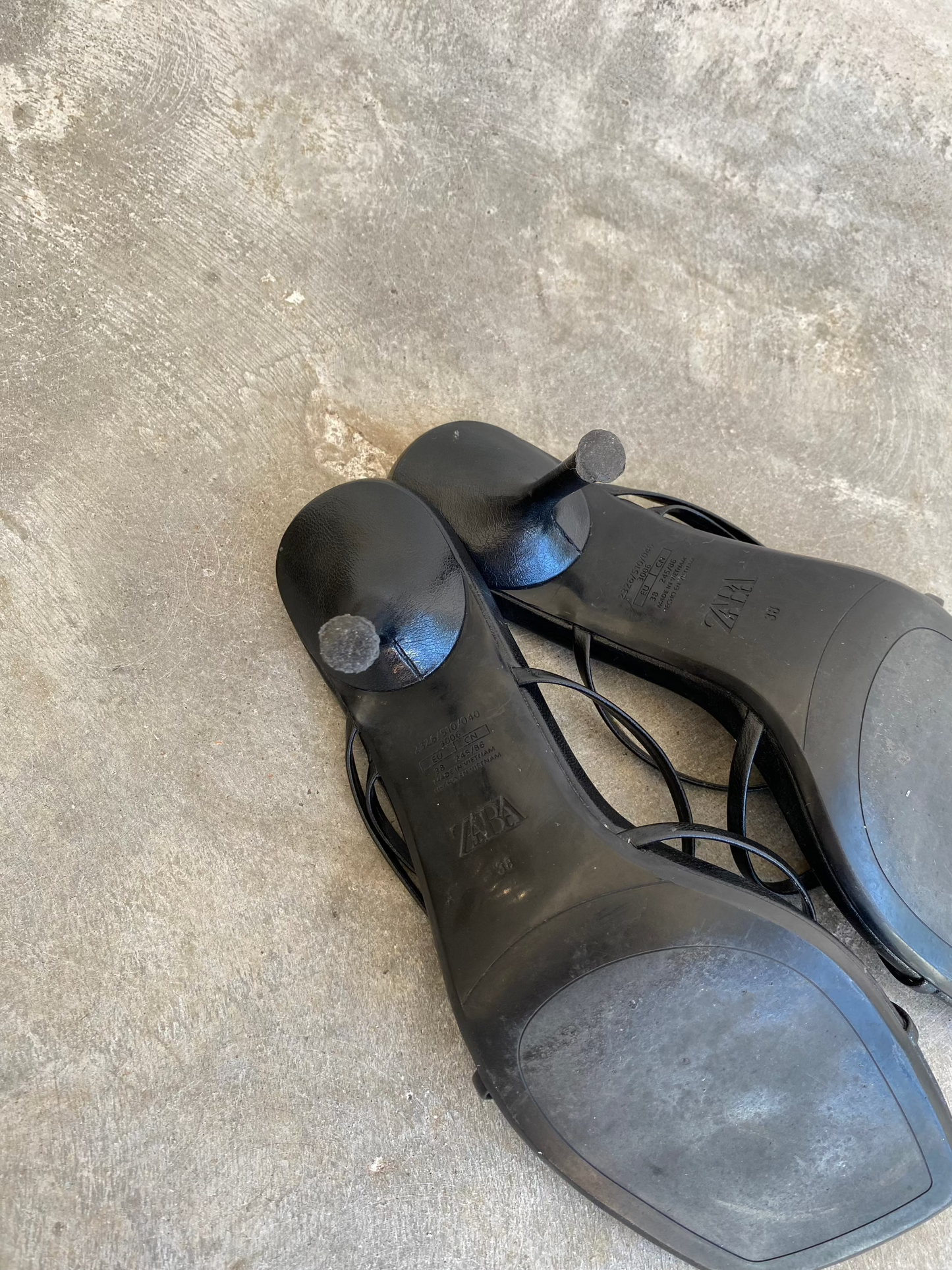 MULE PRETA TIRAS ZARA - 36