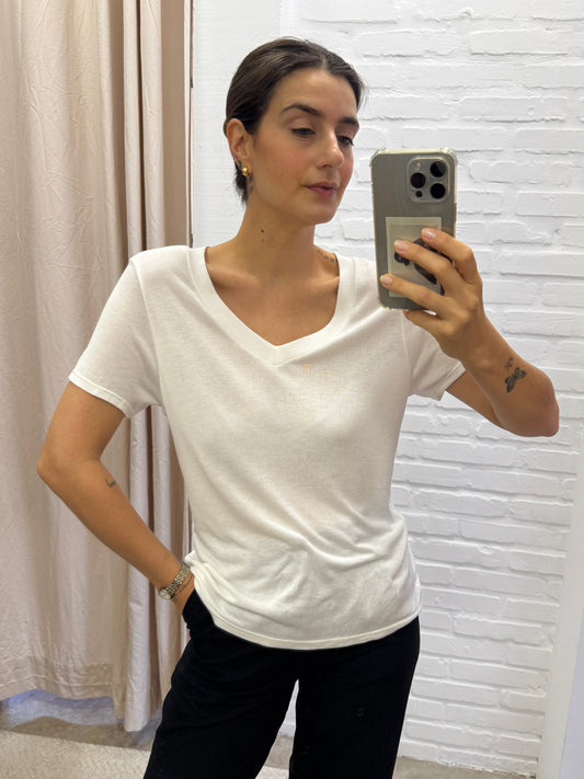 CAMISETA BRANCA GOLA V - P