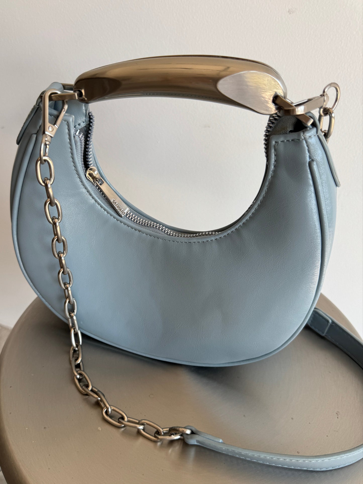 BOLSA AZUL CLARO ALÇA DE METAL