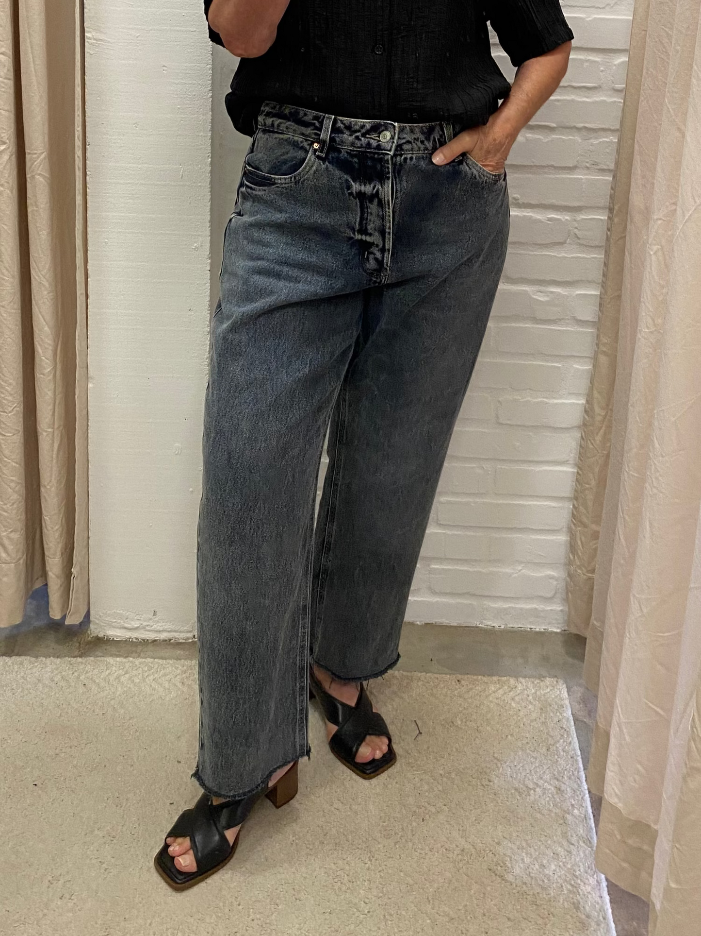 CALÇA JEANS ESCURO - 44