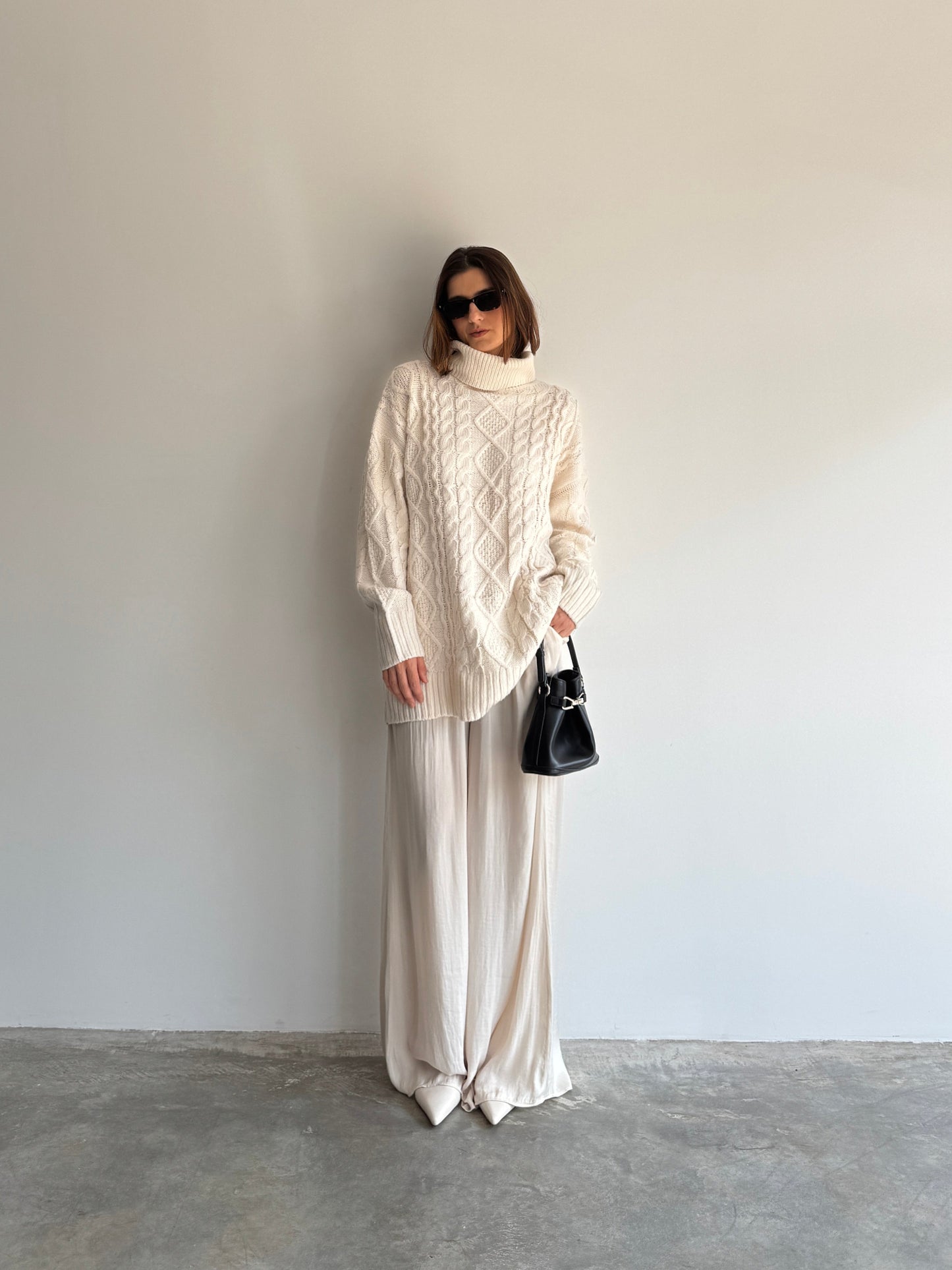 CALÇA FLUIDA CREME ZARA - P