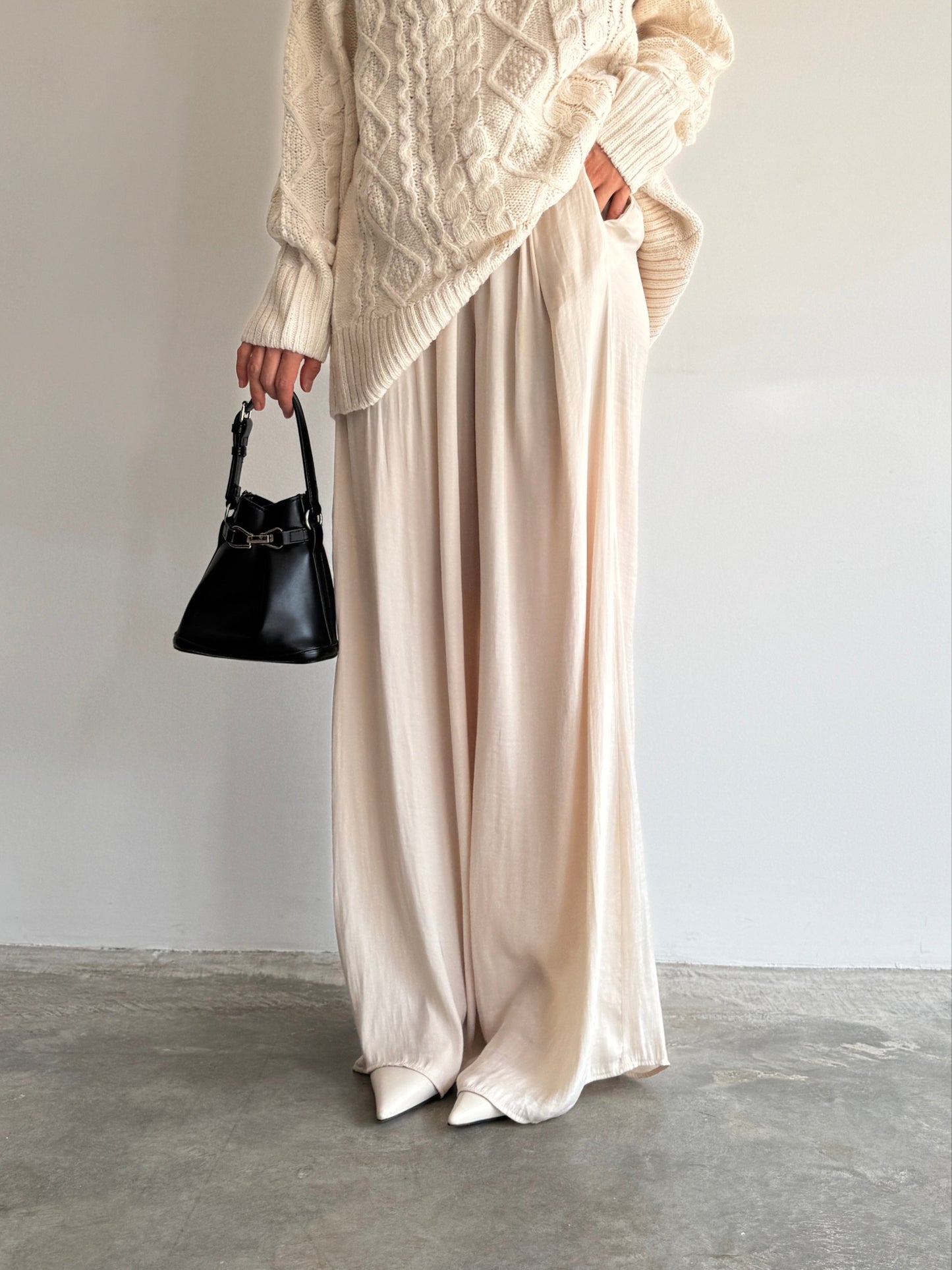 CALÇA FLUIDA CREME ZARA - P