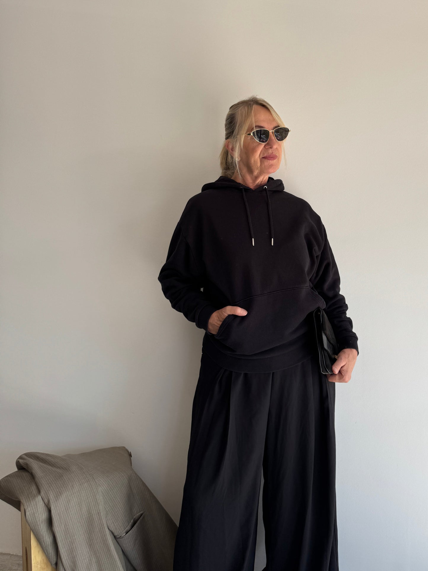 MOLETOM PRETO COM CAPUZ ASOS - P