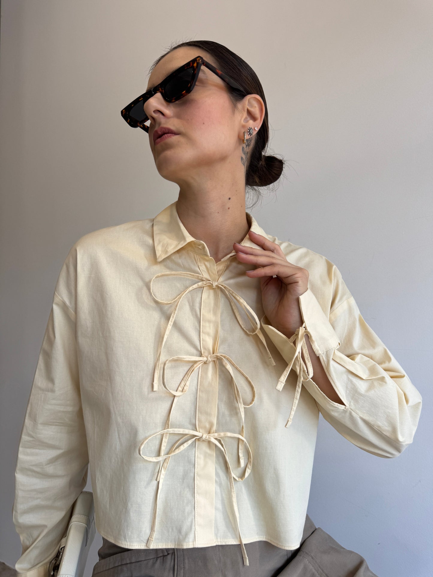 CAMISA BUTTER LAÇOS - M