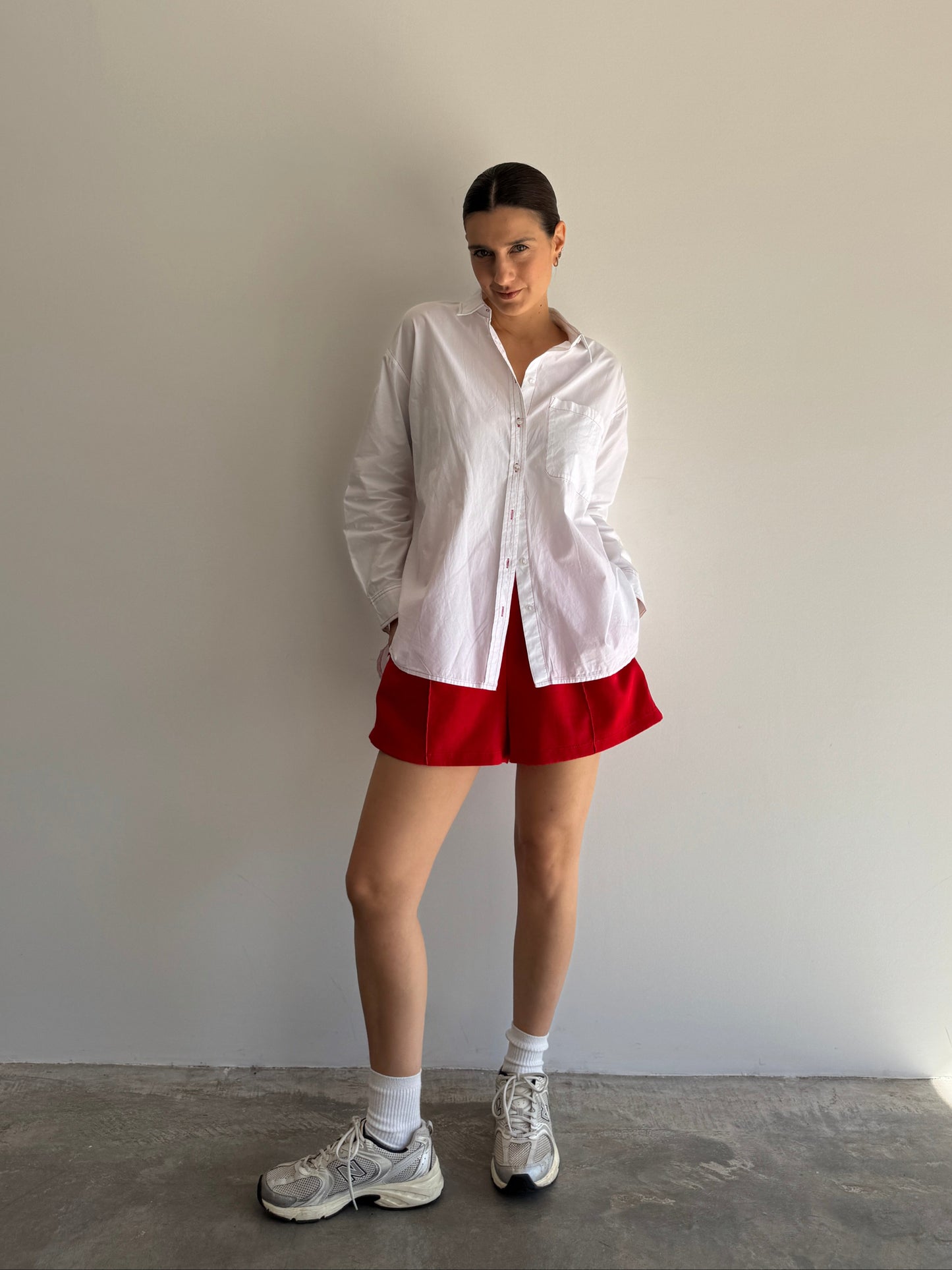 SHORT VERMELHO LISTRA BRANCA - G