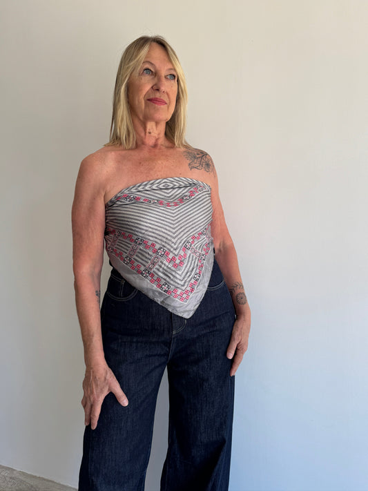 LENÇO CINZA COM ROSA - U