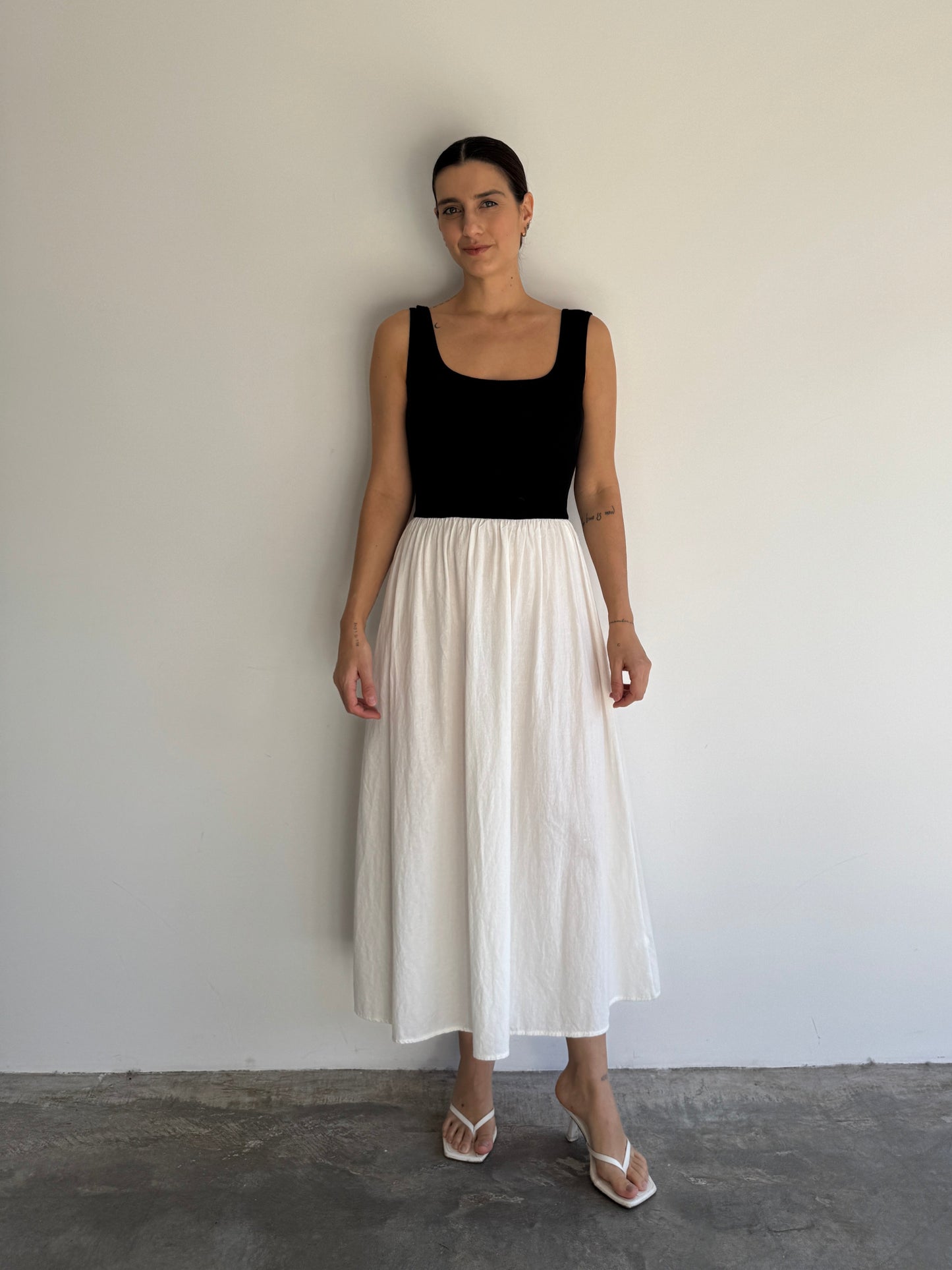 VESTIDO GODÊ PRETO E BRANCO - P