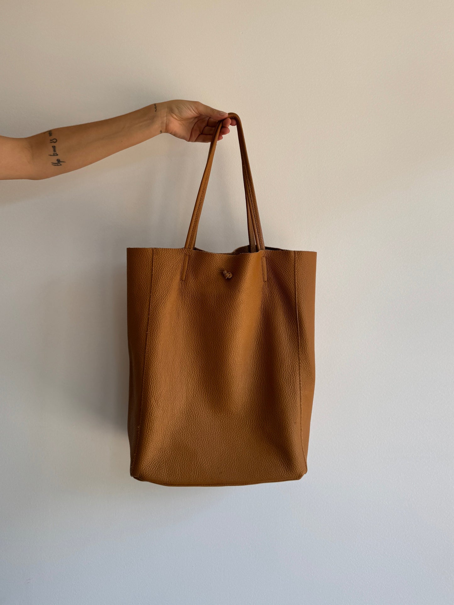BOLSA COURO CARAMELO MADE IN ITALY - U