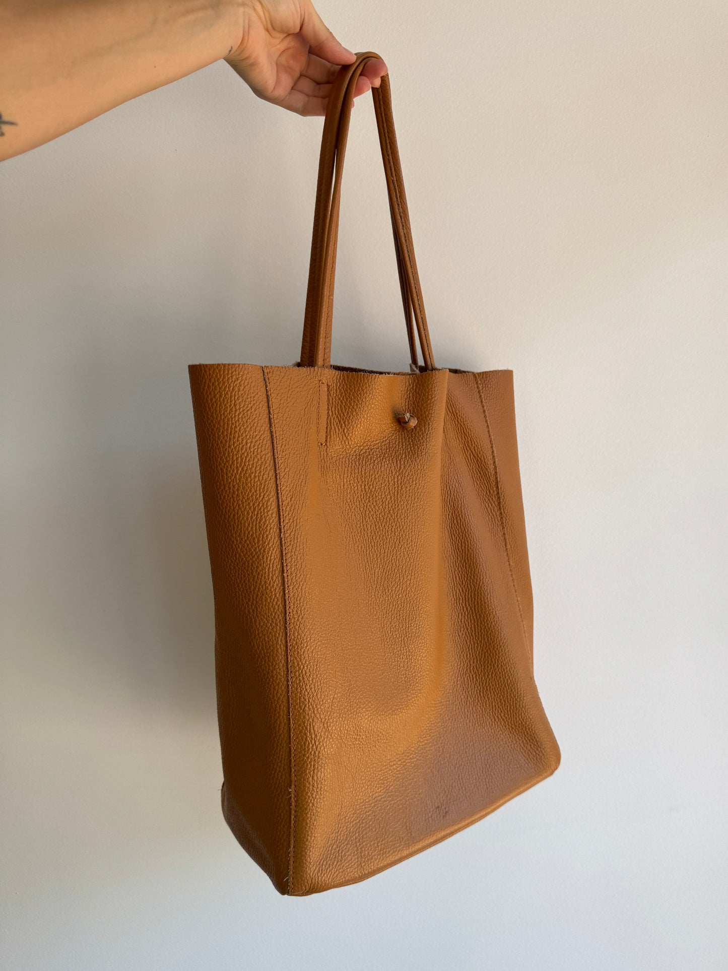BOLSA COURO CARAMELO MADE IN ITALY - U