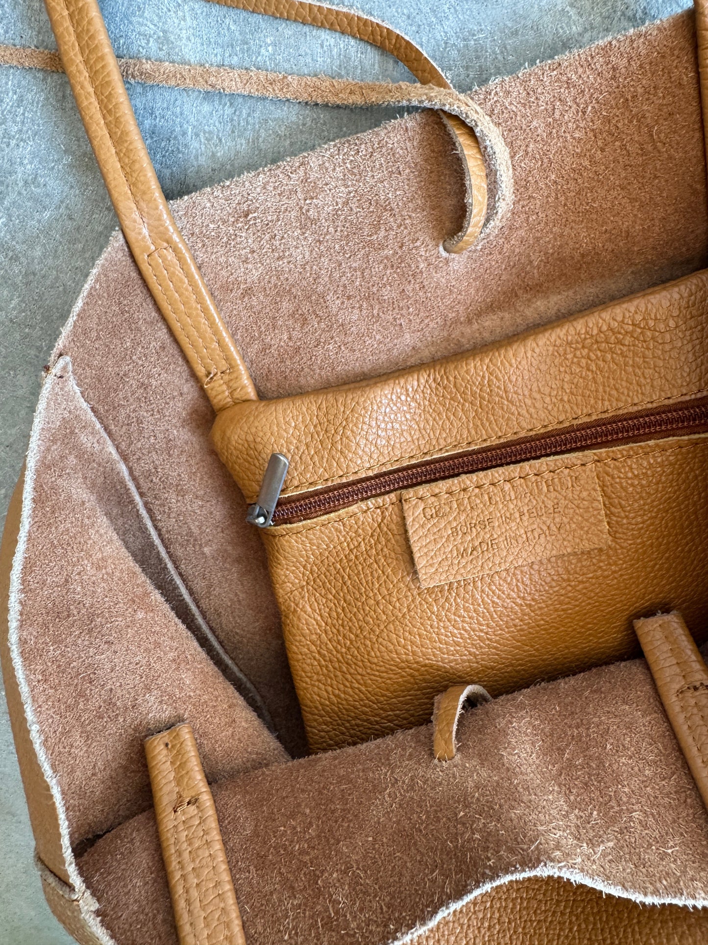 BOLSA COURO CARAMELO MADE IN ITALY - U