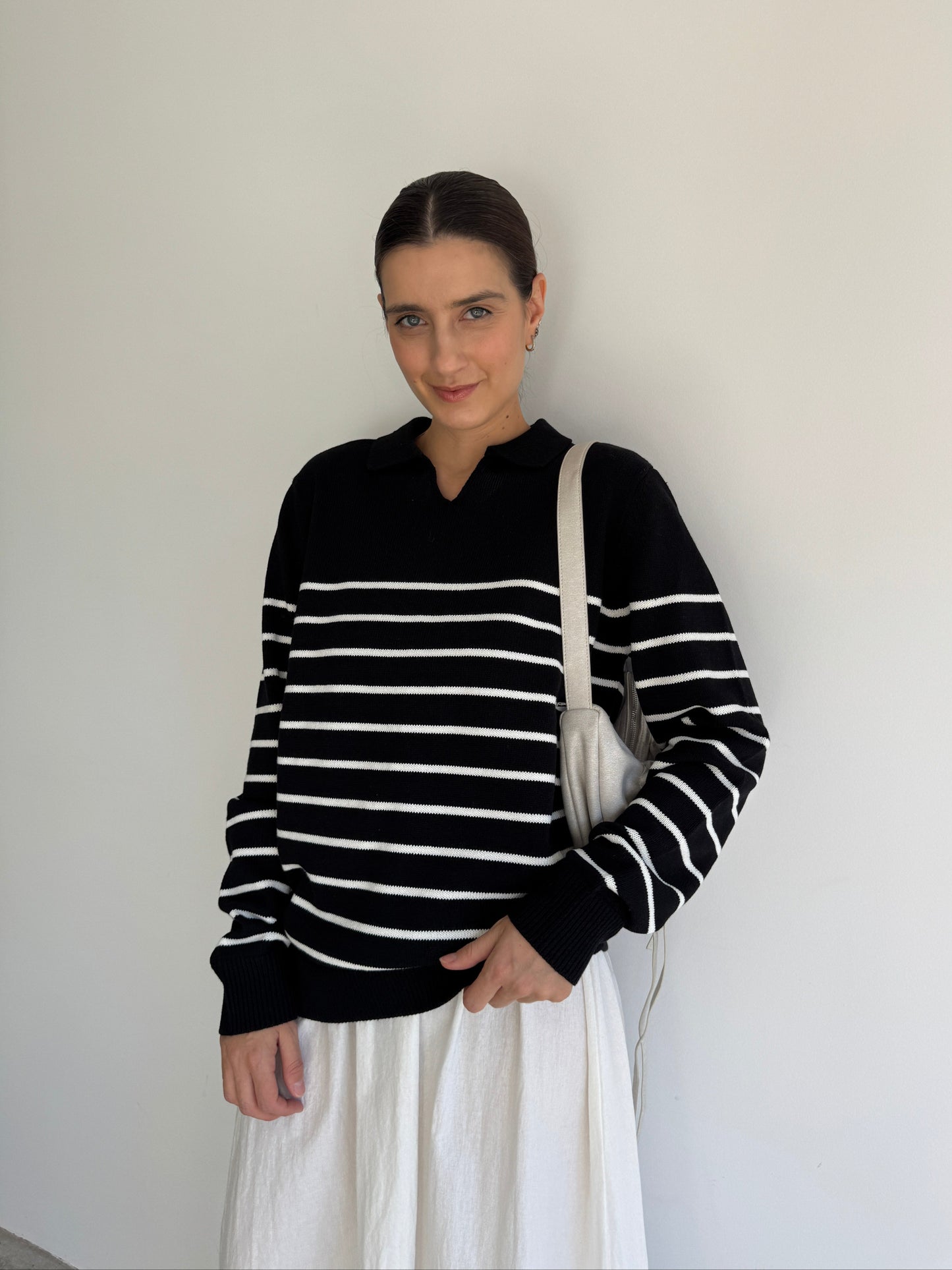 TRICOT PRETO LISTRADO GOLA - M