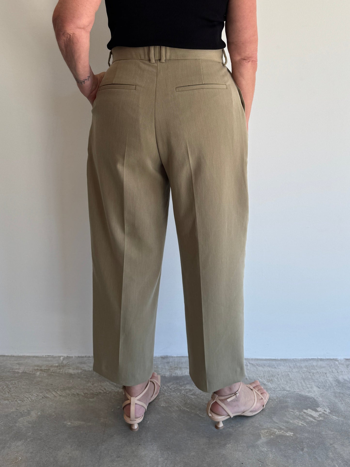 CALÇA ALFAIATARIA BEGE ZARA - 44