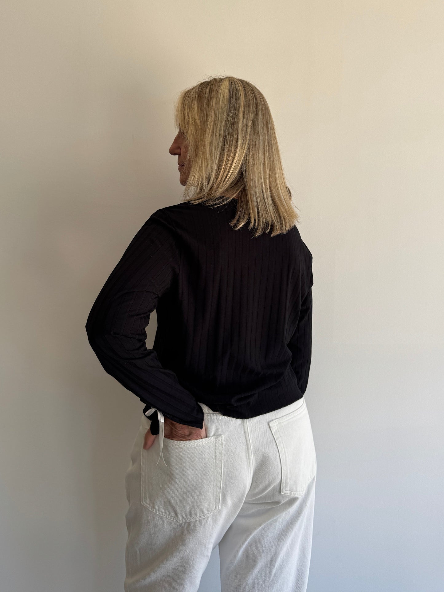 BLUSA LAÇOS PRETA - G